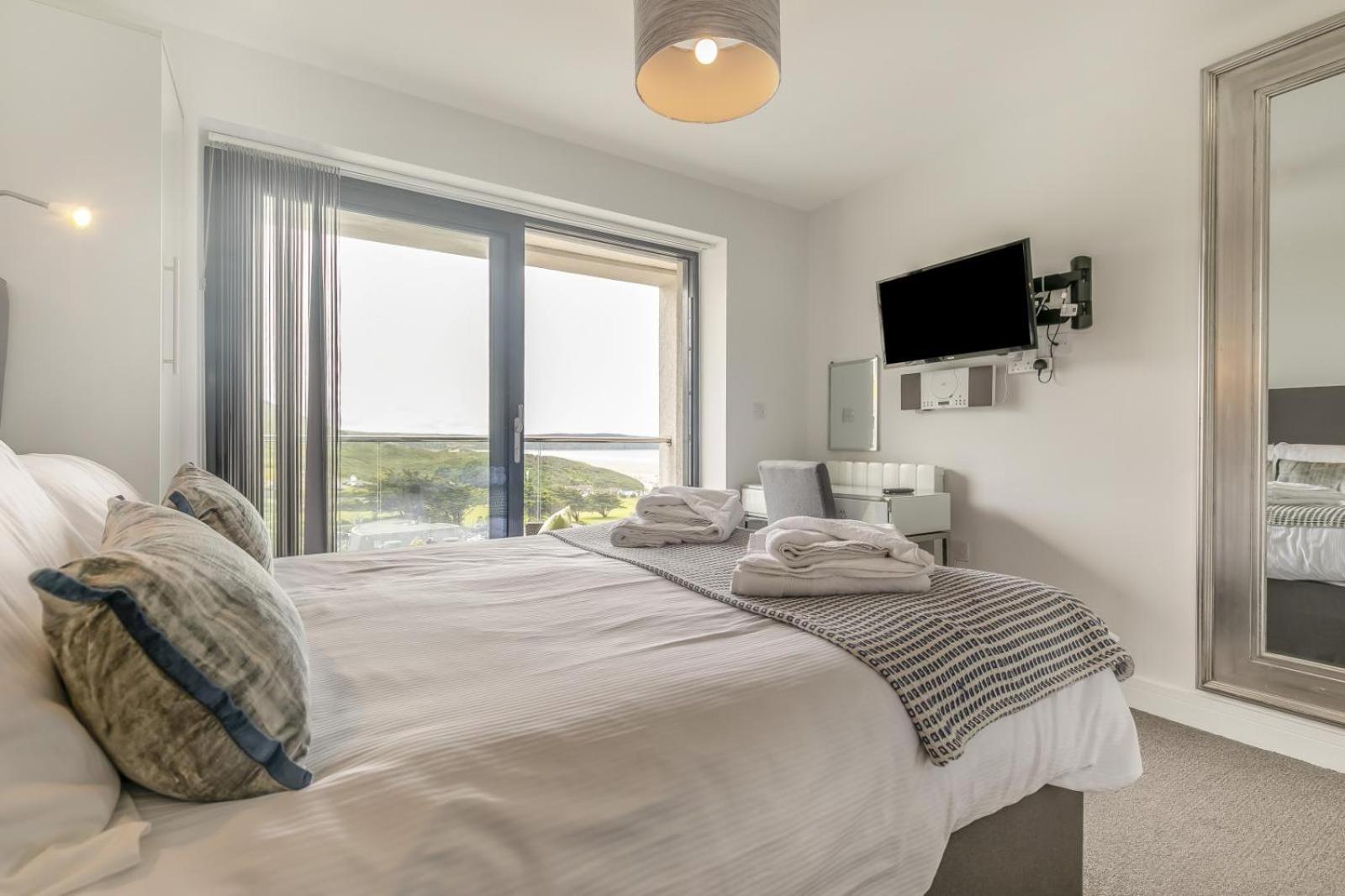 8 Woolacombe West - Luxury Apartment At Byron Woolacombe, Only 4 Minute Walk To Woolacombe Beach! Eksteriør billede